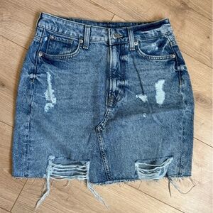 H&M Denim Distressed Skirt mid thigh length women’s size 4